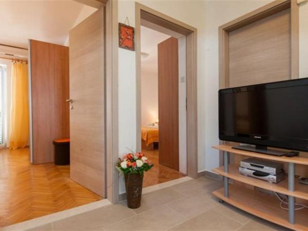 Apartments Marino Gojak : photo 3 de la chambre appartement 3 chambres avec balcon