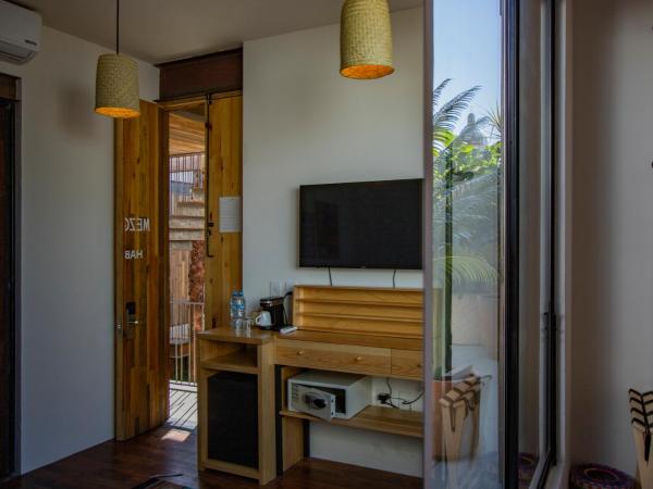 Hotel Los Amantes : photo 2 de la chambre chambre lit queen-size avec balcon