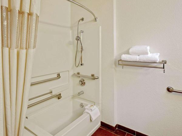 La Quinta by Wyndham Las Vegas RedRock/Summerlin : photo 5 de la chambre chambre lit queen-size accessible aux personnes à mobilité réduite - non-fumeurs