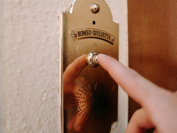 Romeo Giulietta : photo 9 de la chambre chambre lit king-size avec balcon