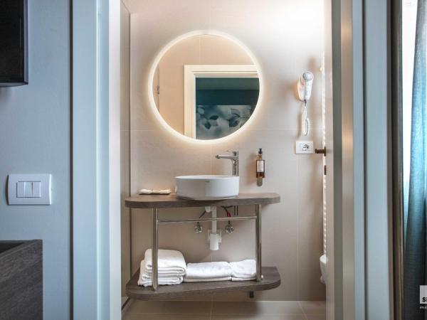 Hotel Regina Elena 57 & Oro Bianco SPA : photo 6 de la chambre chambre lit queen-size deluxe