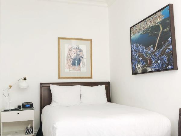 Victorian Hotel : photo 2 de la chambre hébergement avec petit lit double (salle de bains privative)