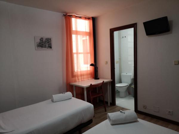 Pensión Las Rías : photo 4 de la chambre chambre lits jumeaux standard