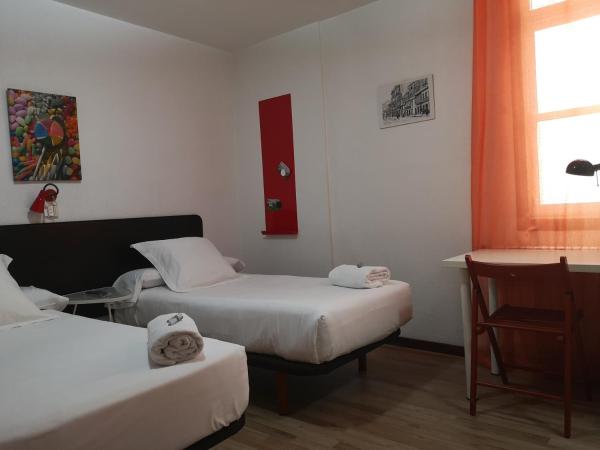 Pensión Las Rías : photo 5 de la chambre chambre lits jumeaux standard