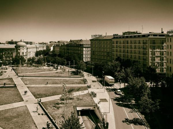 Hotel des Vosges BW Premier Collection : photo 10 de la chambre chambre lits jumeaux supérieure - vue sur ville