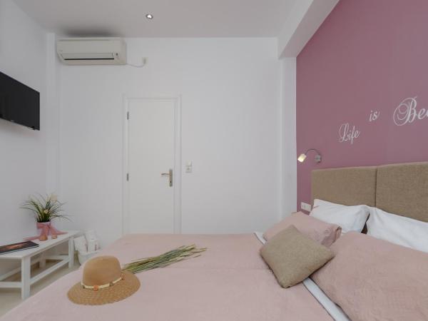 Panormos Hotel and Studios : photo 6 de la chambre chambre lits jumeaux deluxe - vue sur mer