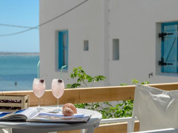 Panormos Hotel and Studios : photo 2 de la chambre chambre lits jumeaux deluxe - vue sur mer