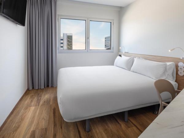 B&B HOTEL Lisboa Aeroporto : photo 1 de la chambre chambre double