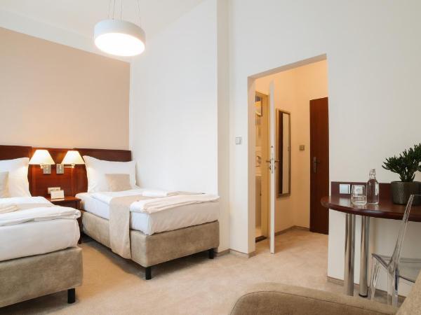 Hotel KOZÁK : photo 2 de la chambre chambre lits jumeaux