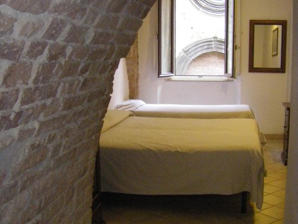 Albergo Cannon d'Oro : photo 2 de la chambre chambre triple