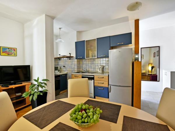 Apartment Nikola : photo 7 de la chambre appartement avec balcon