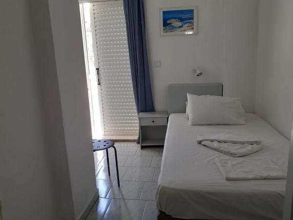 Diana Rooms : photo 2 de la chambre chambre simple avec salle de bains 