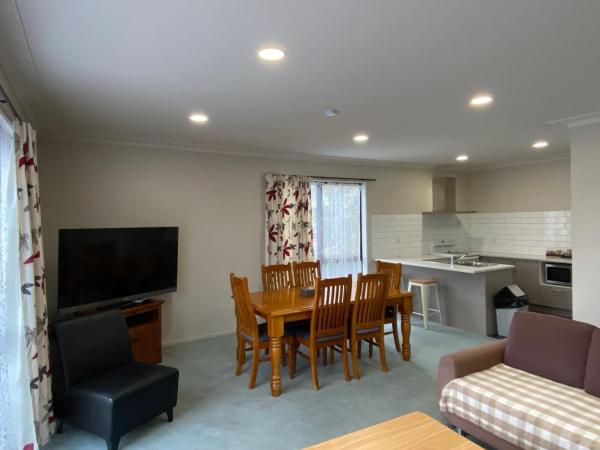 Southern Comfort Motel : photo 5 de la chambre appartement 4 chambres de luxe avec spa