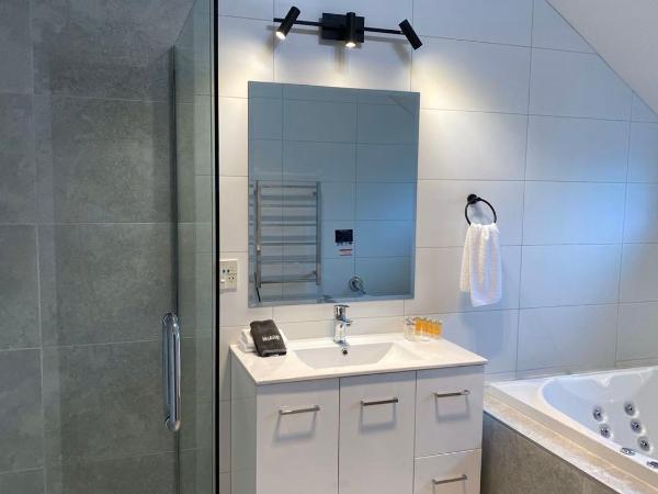 Southern Comfort Motel : photo 8 de la chambre appartement 4 chambres de luxe avec spa