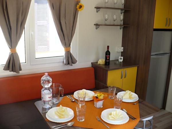 Mobilhome Victoria Camping Lanterna : photo 9 de la chambre mobile home