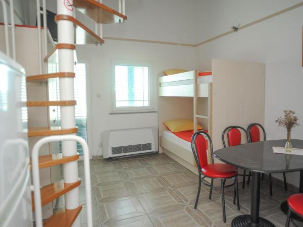 Apartmani Vila Caska : photo 6 de la chambre studio en duplex avec balcon - vue sur mer
