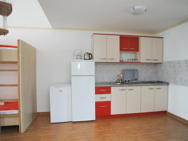 Apartmani Vila Caska : photo 3 de la chambre appartement 2 chambres en duplex avec balcon - vue sur mer