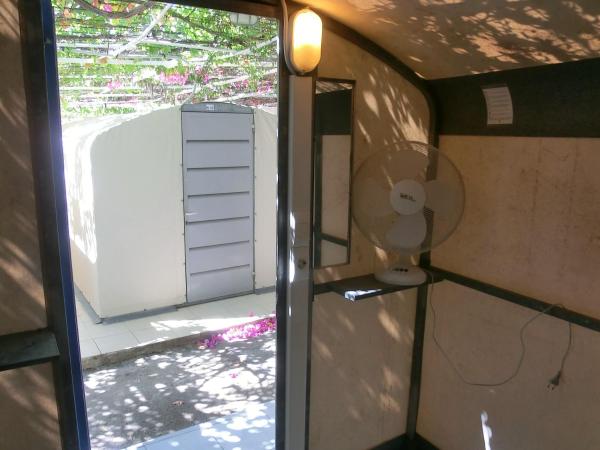 Santorini Camping & Hostel : photo 2 de la chambre tente lits jumeaux