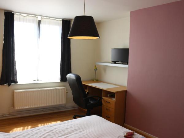 Brussels BnB : photo 2 de la chambre chambre double avec salle de bains privative