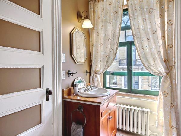 B&B Quebec : photo 4 de la chambre chambre double deluxe avec baignoire