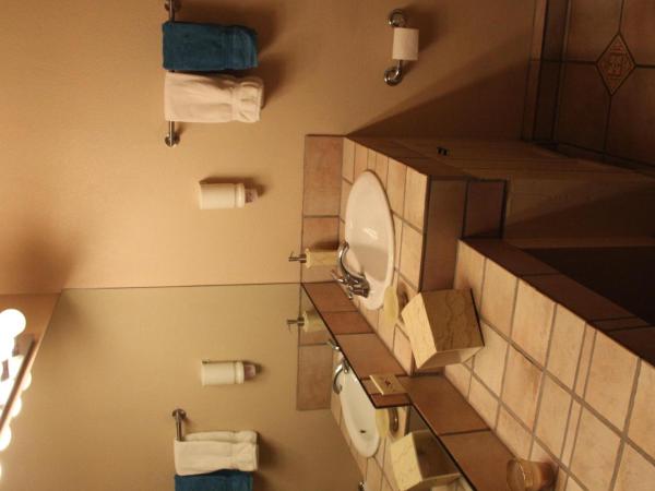 Mon Ami Bed and Breakfast : photo 2 de la chambre chambre lit queen-size 