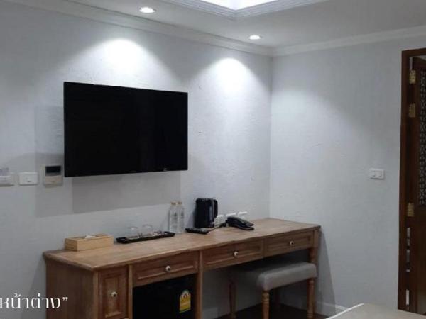 Lanna Oriental Hotel - SHA Extra Plus : photo 3 de la chambre hébergement junior lanna (sans fenêtre)