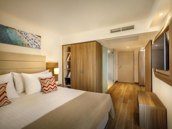Girandella Valamar Collection Resort : photo 6 de la chambre suite for 2+2 seaview - family