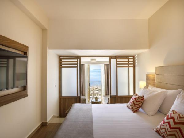 Girandella Valamar Collection Resort : photo 1 de la chambre room for 2+2 seaview - family