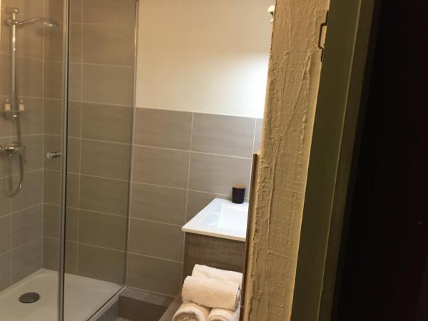 La Banasterie : photo 3 de la chambre chambre double avec salle de bains privative