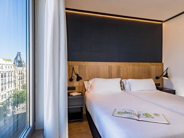 H10 Puerta de Alcalá : photo 4 de la chambre room #9039260