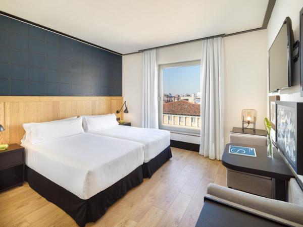 H10 Puerta de Alcalá : photo 5 de la chambre room #9039260