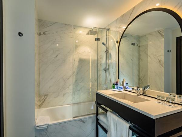 H10 Puerta de Alcalá : photo 7 de la chambre room #9039260