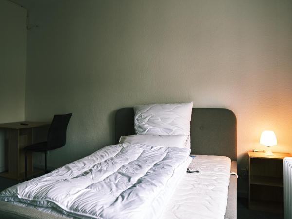 Pension & Monteurwohnungen Burglesum Bremen : photo 5 de la chambre chambre lits jumeaux standard avec salle de bains commune