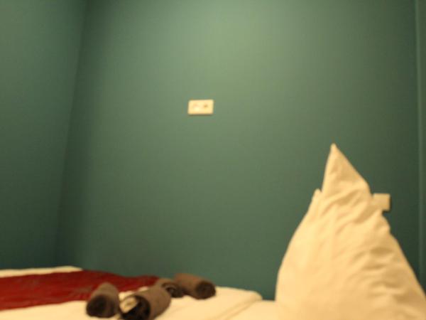 Lovely Studio Cologne West - Neues Momomotel : photo 7 de la chambre chambre double Économique