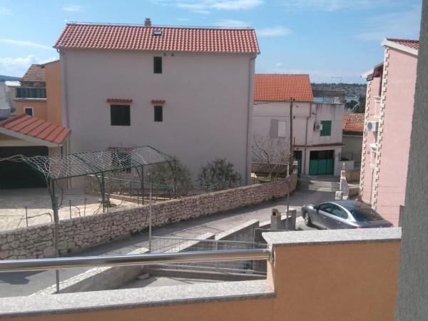 Apartments & Rooms Krecak Sibenik : photo 5 de la chambre chambre lits jumeaux avec balcon