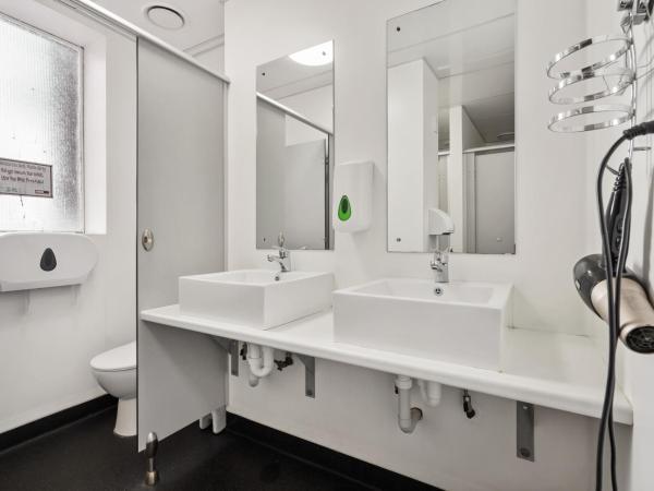 Frienz Backpacker : photo 1 de la chambre lit dans dortoir mixte de 6 lits