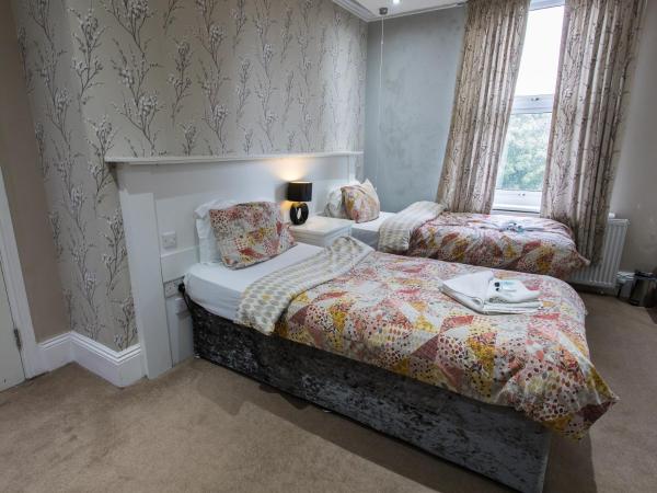 High Bank Hotel : photo 2 de la chambre chambre lits jumeaux avec salle de bains privative