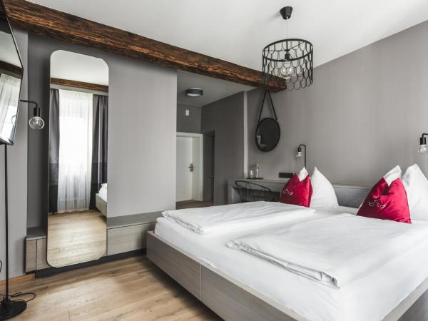 Altstadthotel Weisse Taube : photo 2 de la chambre chambre double confort