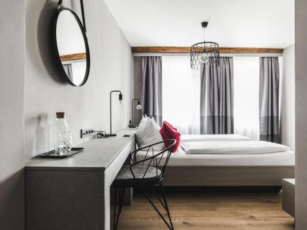 Altstadthotel Weisse Taube : photo 10 de la chambre chambre double confort