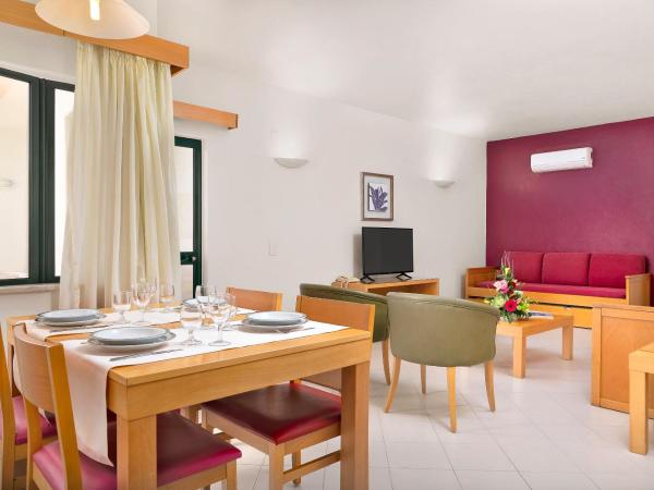 Grand Muthu Forte Da Oura : photo 1 de la chambre hébergement 1 chambre club (6 adultes)