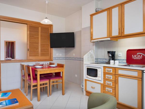 Grand Muthu Forte Da Oura : photo 4 de la chambre hébergement 1 chambre club junior (4 adultes)