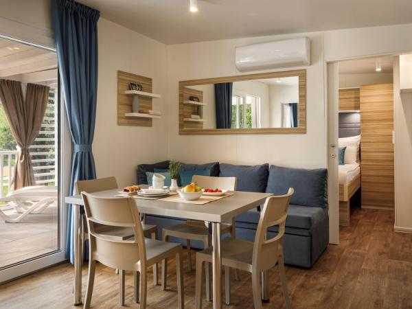 Maistra Camping Amarin Mobile homes : photo 4 de la chambre mobile home familial