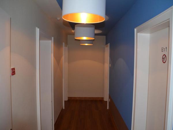 Hotel Amba : photo 9 de la chambre chambre triple