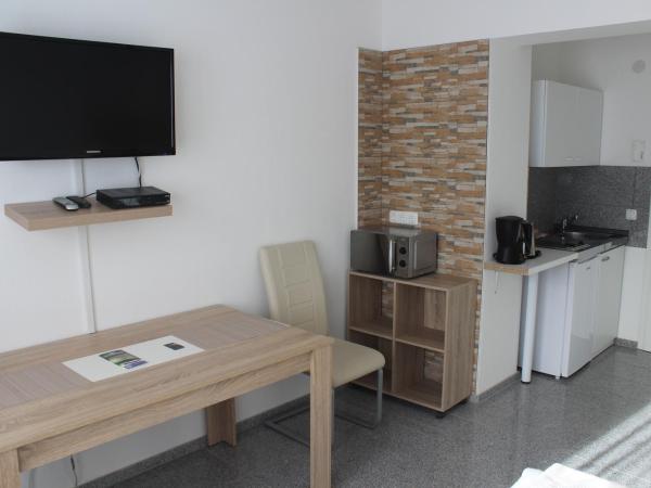 Lipp Apartments : photo 8 de la chambre appartement lit double standard