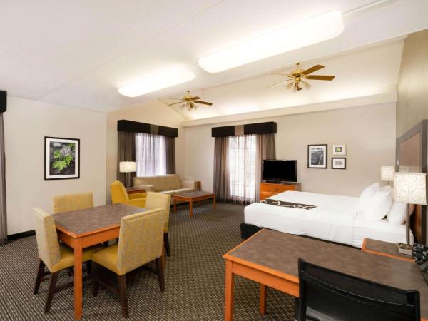 La Quinta Inn by Wyndham Nashville South : photo 4 de la chambre suite studio lit king-size - non-fumeurs