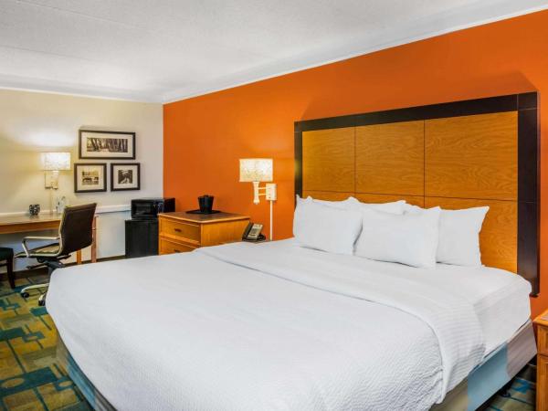 La Quinta Inn by Wyndham Colorado Springs Garden of the Gods : photo 6 de la chambre chambre lit king-size premier