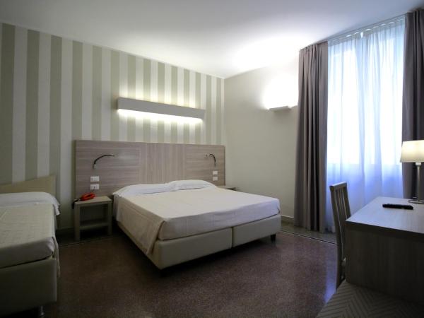 Hotel Vittoria : photo 2 de la chambre chambre triple standard