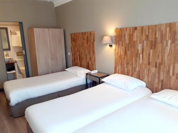 Hôtel La Villa Tosca : photo 3 de la chambre chambre triple standard