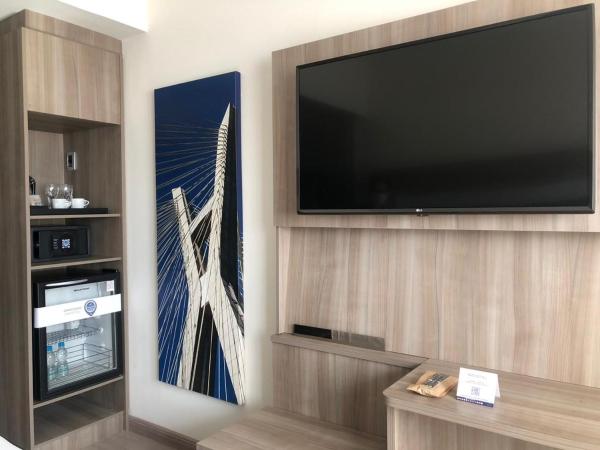 Novotel São Paulo Berrini : photo 6 de la chambre appartement familial avec canapé-lit