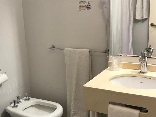 Hotel Crillon Mendoza : photo 1 de la chambre chambre lits jumeaux standard